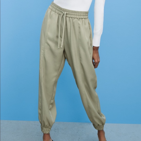 Zara Pants - NWT Zara jogger pants khaki